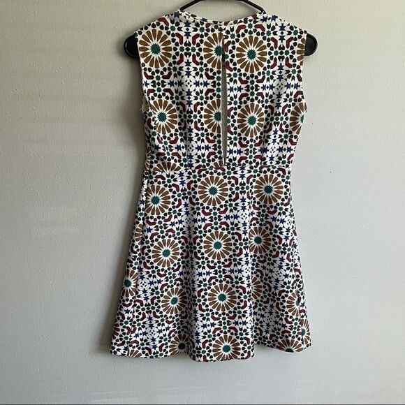 ZARA TILE PRINTED GEOMETRIC ECRU SLIT BACK MINI DRESS - Picture 5 of 14